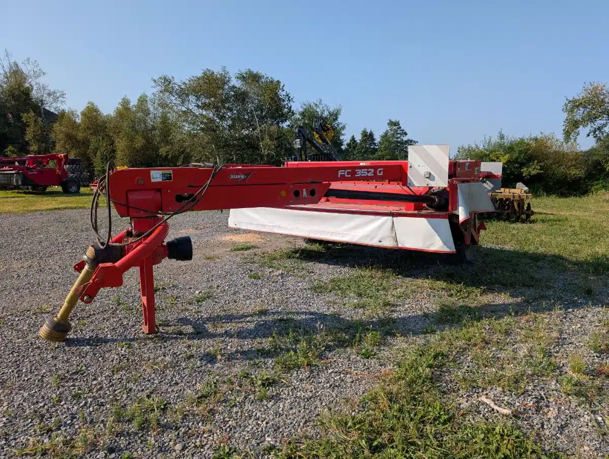 Gallery image 2 for Used 2012 Kuhn FC 352 G Disc Mower Conditioner
