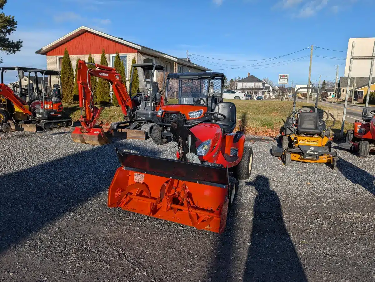 Gallery image 2 for Used 2019 Kubota GR2120 Lawn Tractor