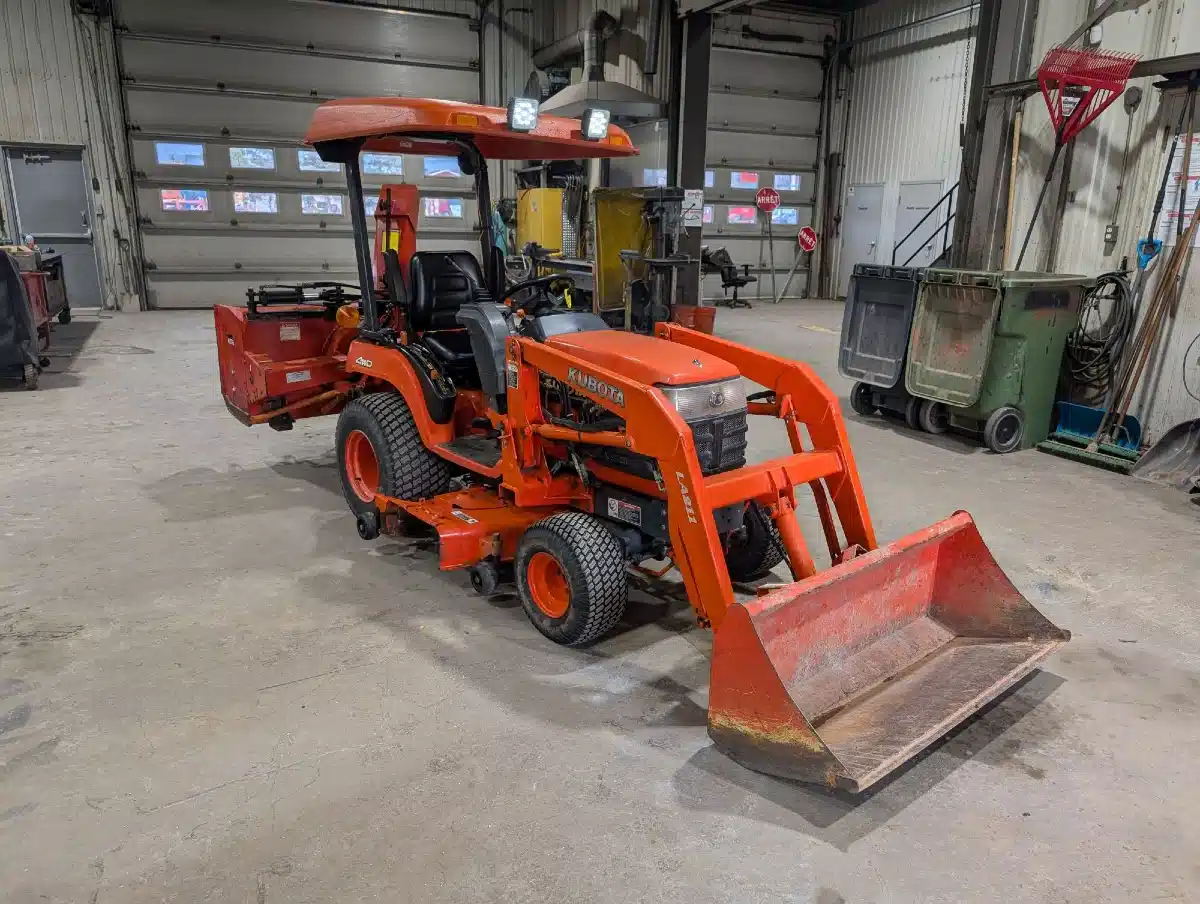 Gallery image 2 for 2002 Kubota BX2200 Tractor