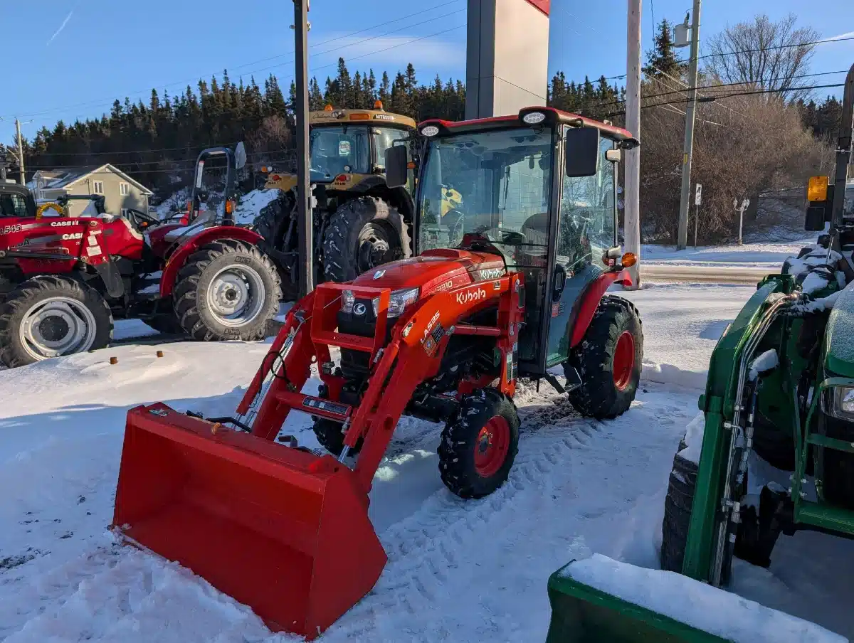 Gallery image 1 for 8308 Kubota LX3310 Tractor