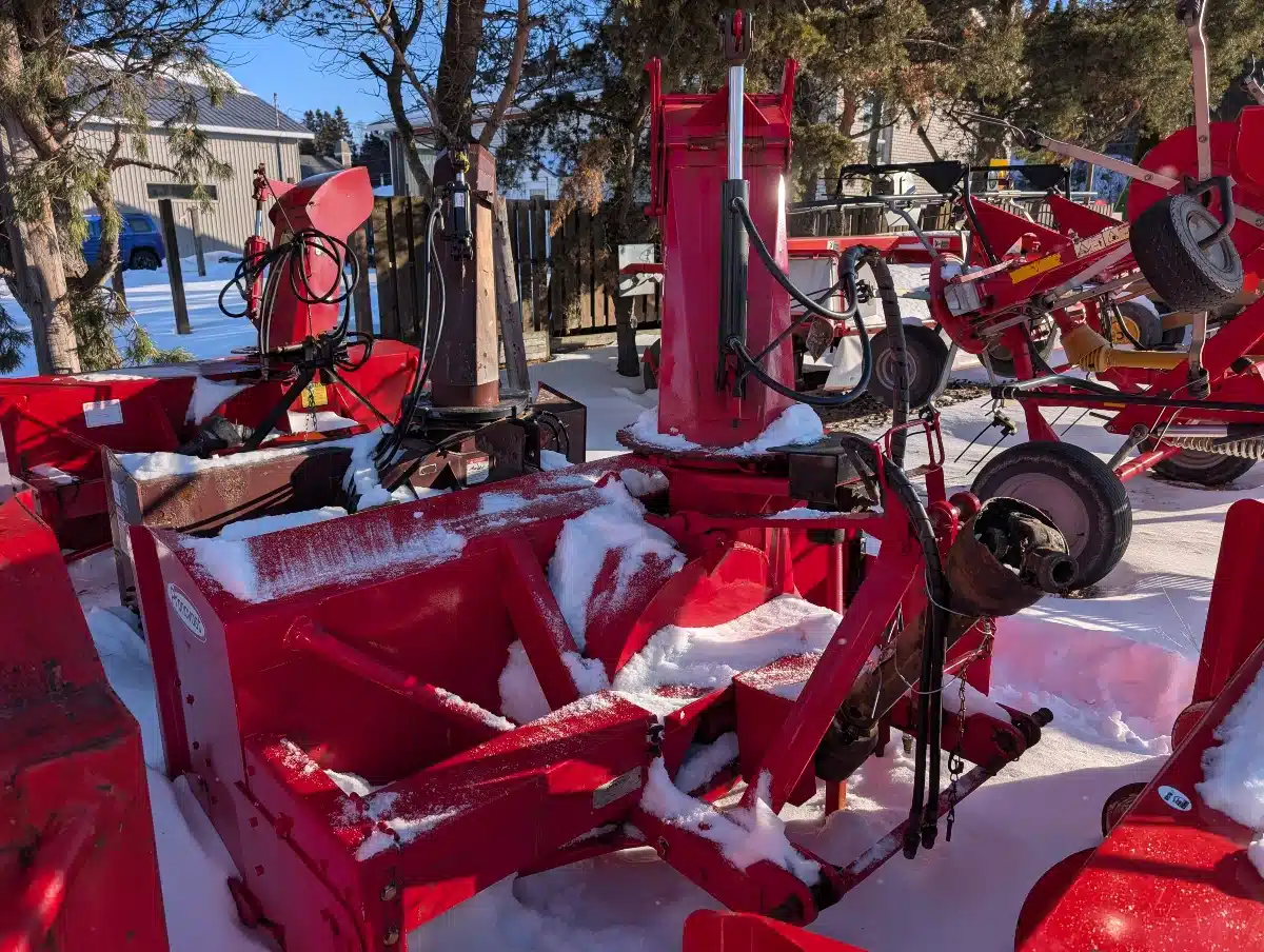 Gallery image 2 for 2015 Pronovost P800TCR Snow Blower