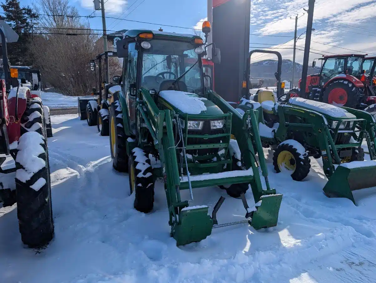 Gallery image 2 for 2021 John Deere 4052R Tractor
