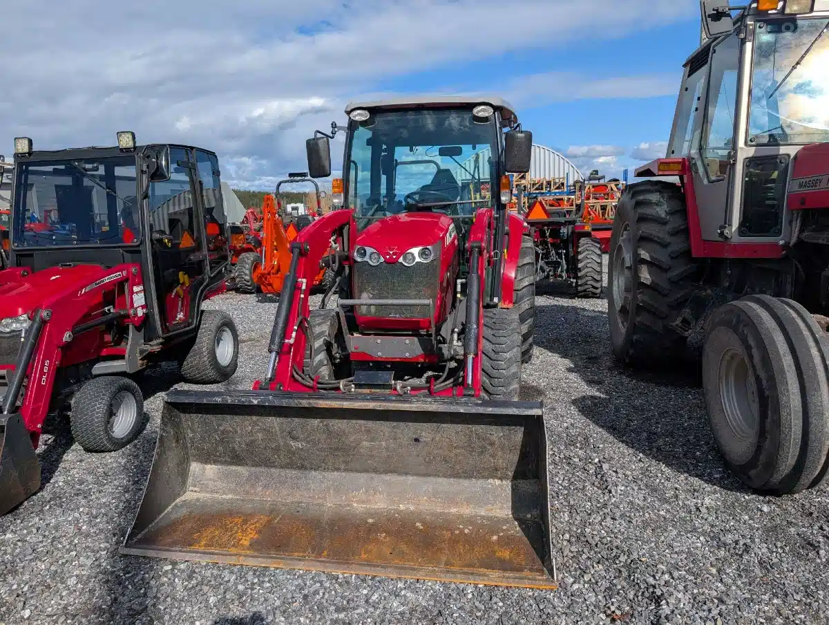 Photo de la Galerie 2 pour 2015 Massey Ferguson 1736H