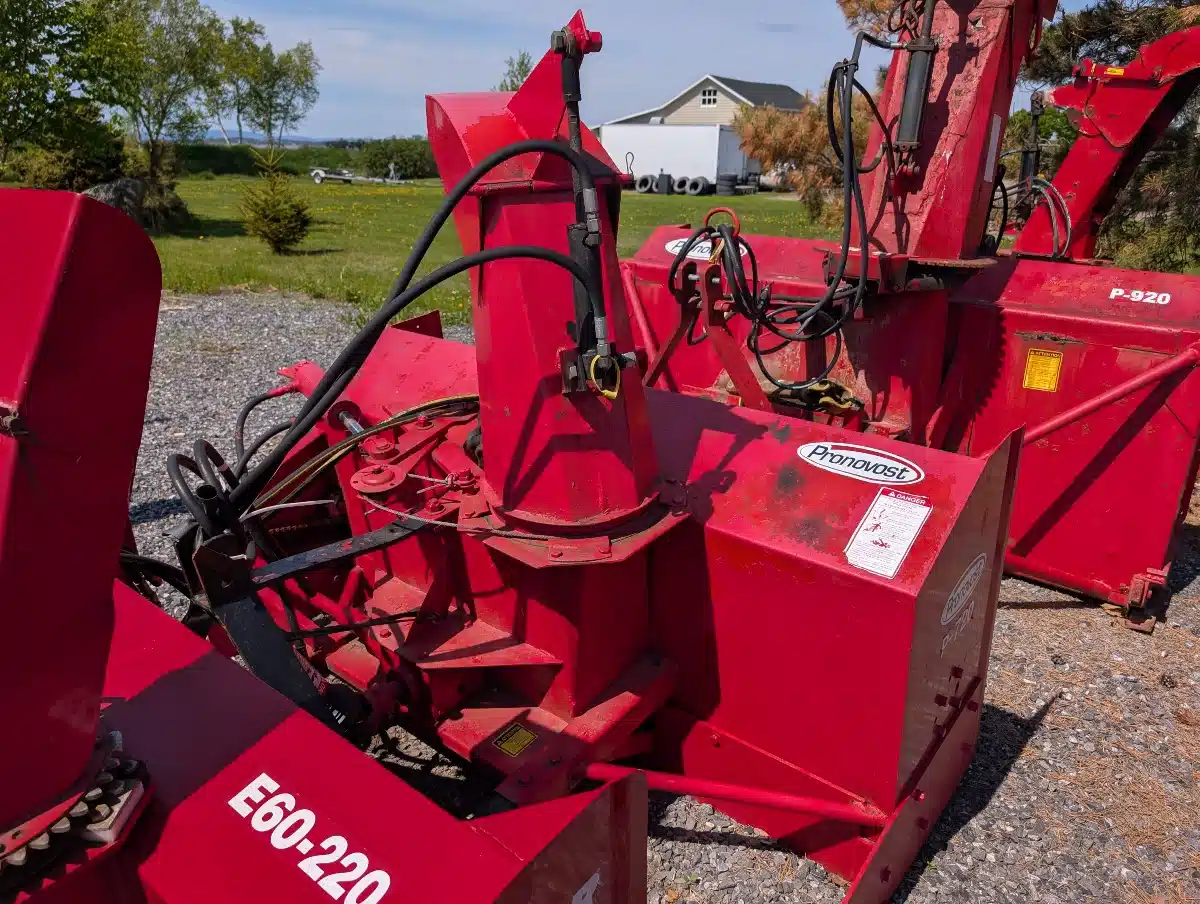 Gallery image 2 for 2015 Pronovost P-720 Snow Blower