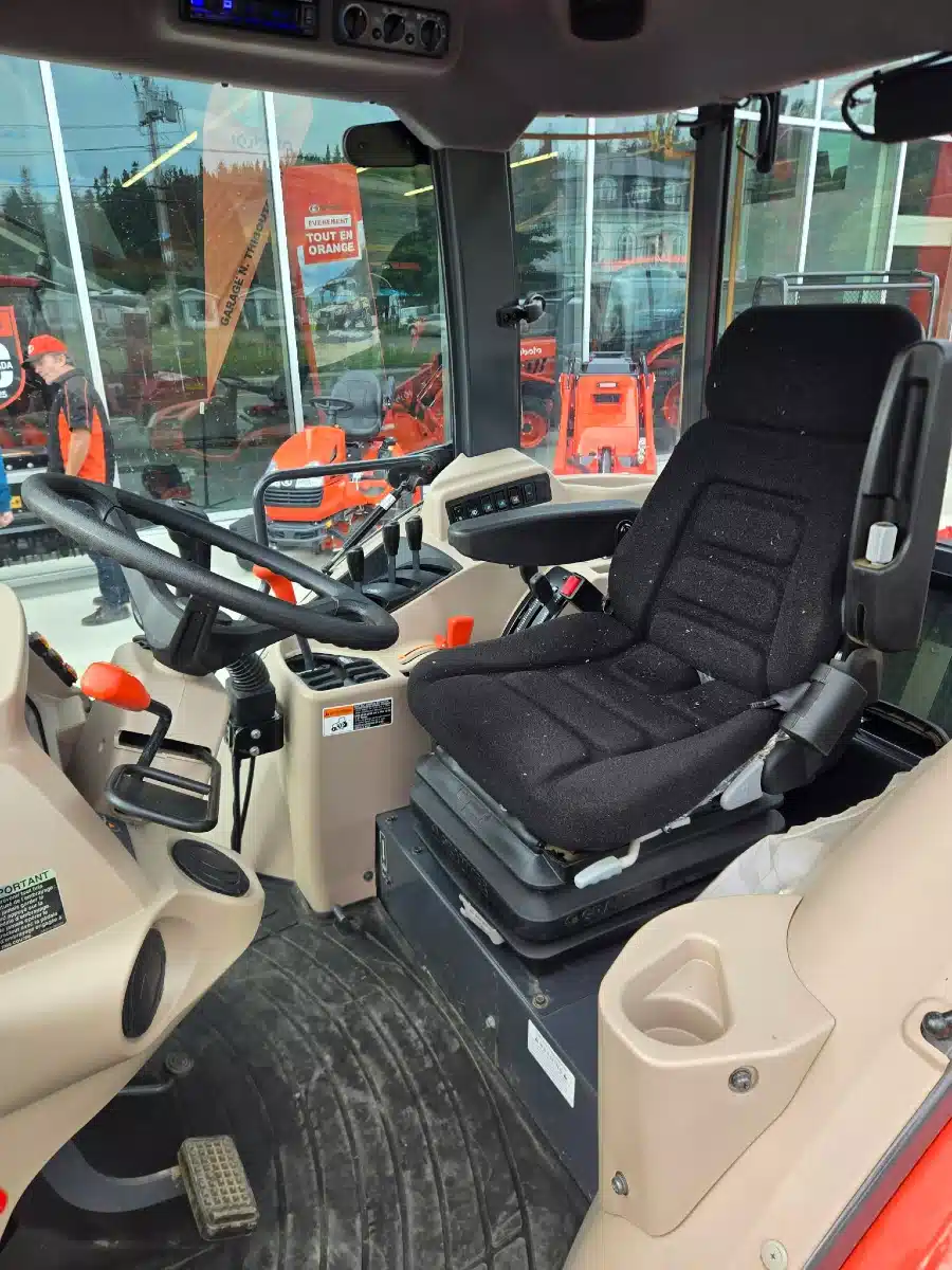 Gallery image 2 for 2024 Kubota M7060HDCC12 Tractor
