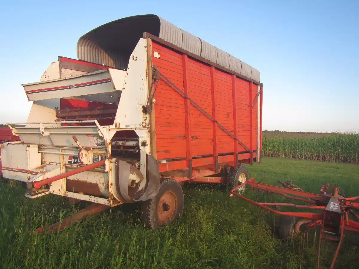 Gallery image 2 for Used 1990 Dion 1016 Forage Box