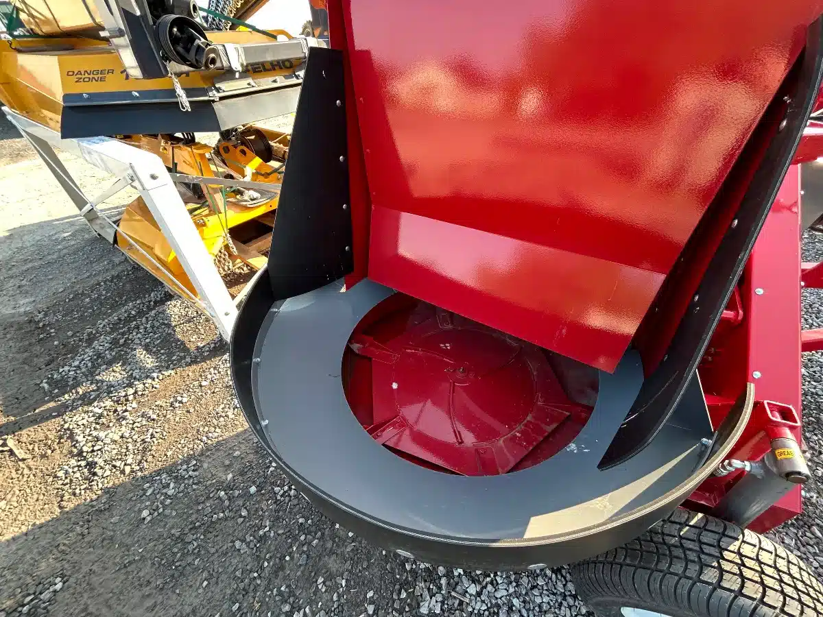 Gallery image 2 for New 2025 Field Line FL440 Forage Blower