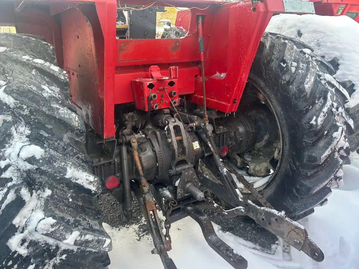 Gallery image 2 for Used 1984 Massey Ferguson 699 Tractor