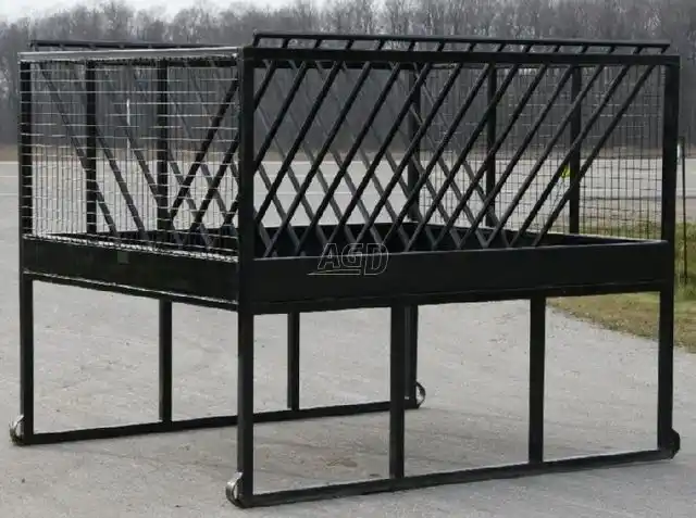 Gallery image 1 for New Weber TRIPLE CROWN HORSE Feeder
