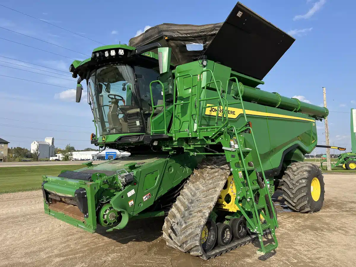 Gallery image 1 for Used 2021 John Deere X9 1000 Combine