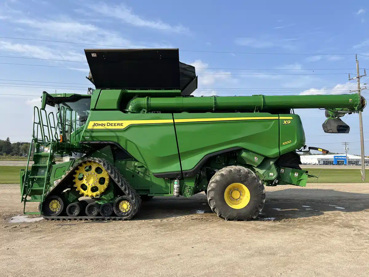 Gallery image 2 for Used 2021 John Deere X9 1000 Combine