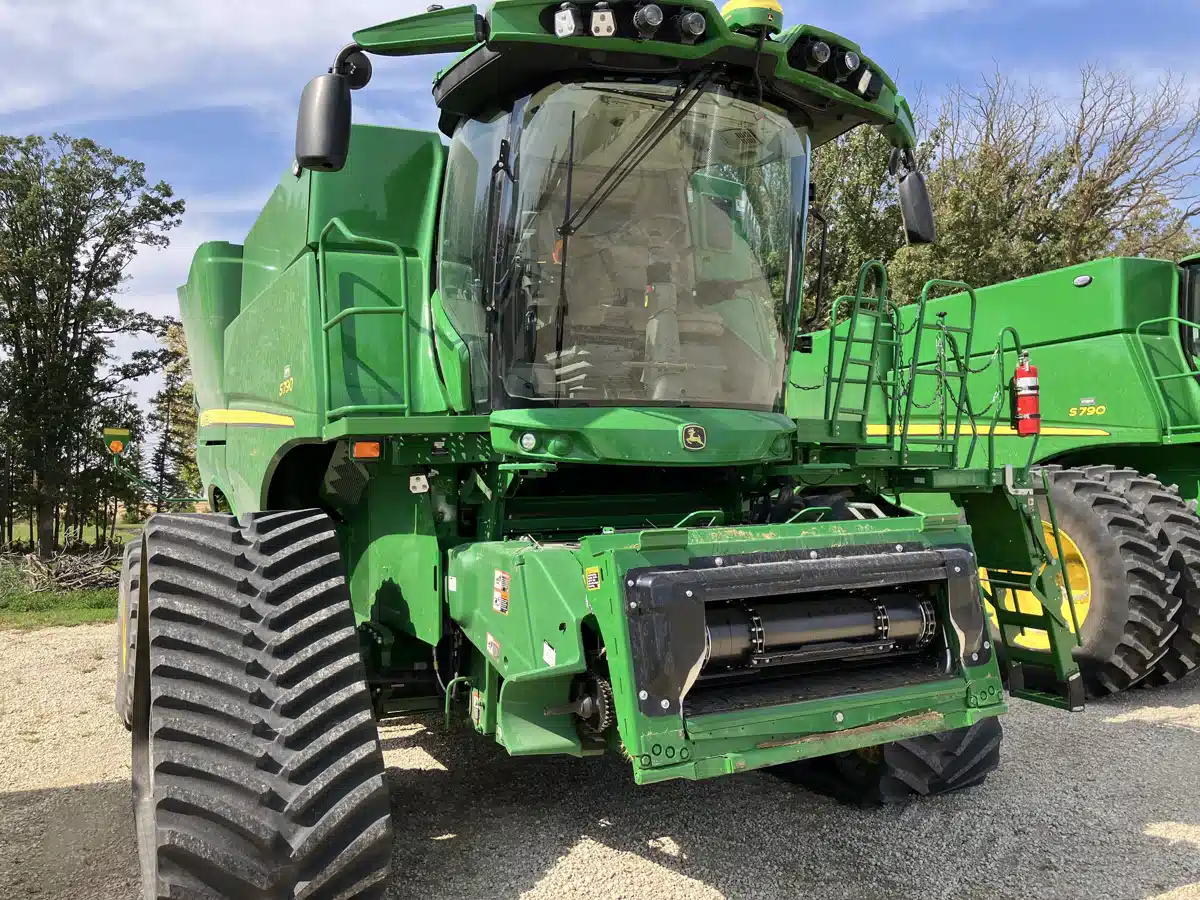 Gallery image 2 for Used 2023 John Deere S790 Combine