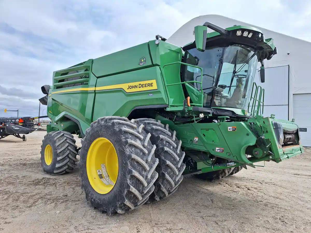 Gallery image 2 for Used 2022 John Deere X9 1000 Combine