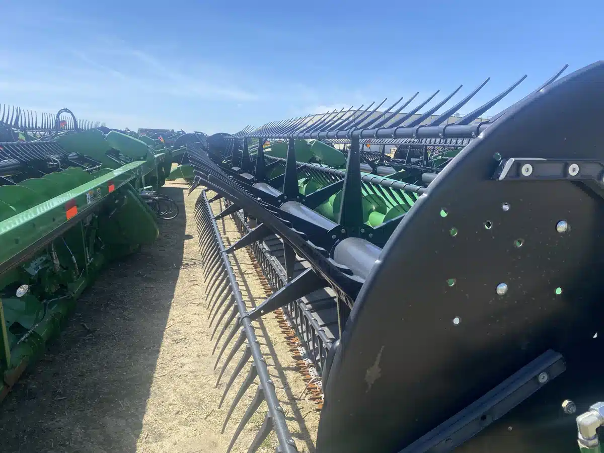 Gallery image 2 for Used 2020 John Deere 745FD Header - Draper