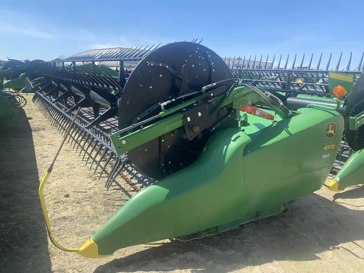 Gallery image 1 for Used 2020 John Deere 745FD Header - Draper