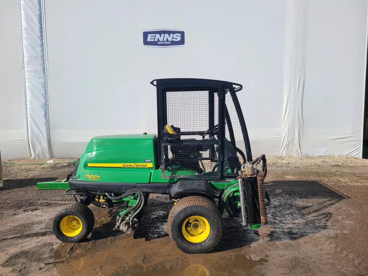 Gallery image 2 for Used 2016 John Deere 7500A Mower - Reel