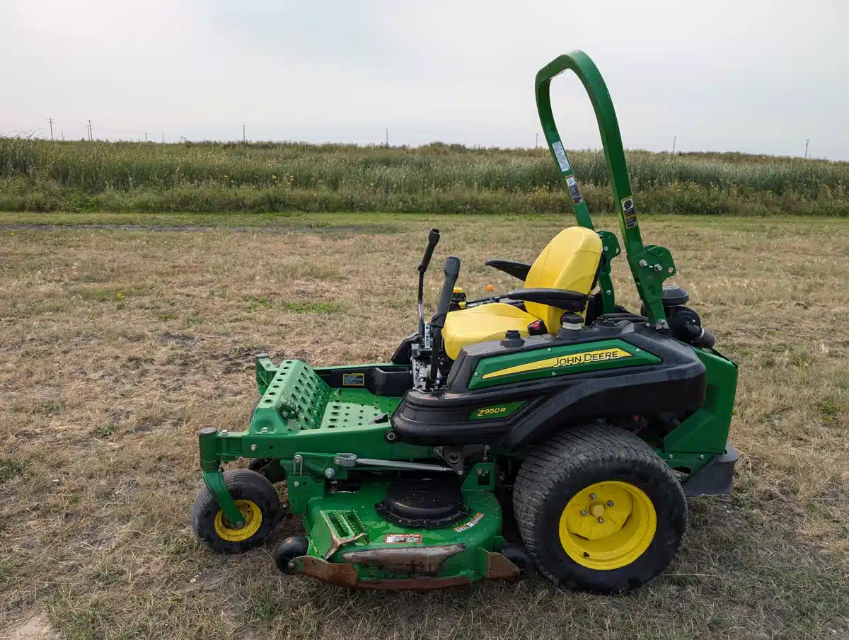 Gallery image 2 for Used 2015 John Deere Z950R Mower - Zero Turn