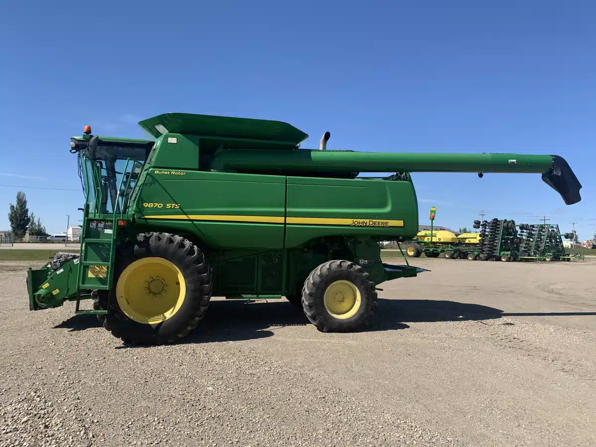 Gallery image 2 for Used 2008 John Deere 9870 STS Combine