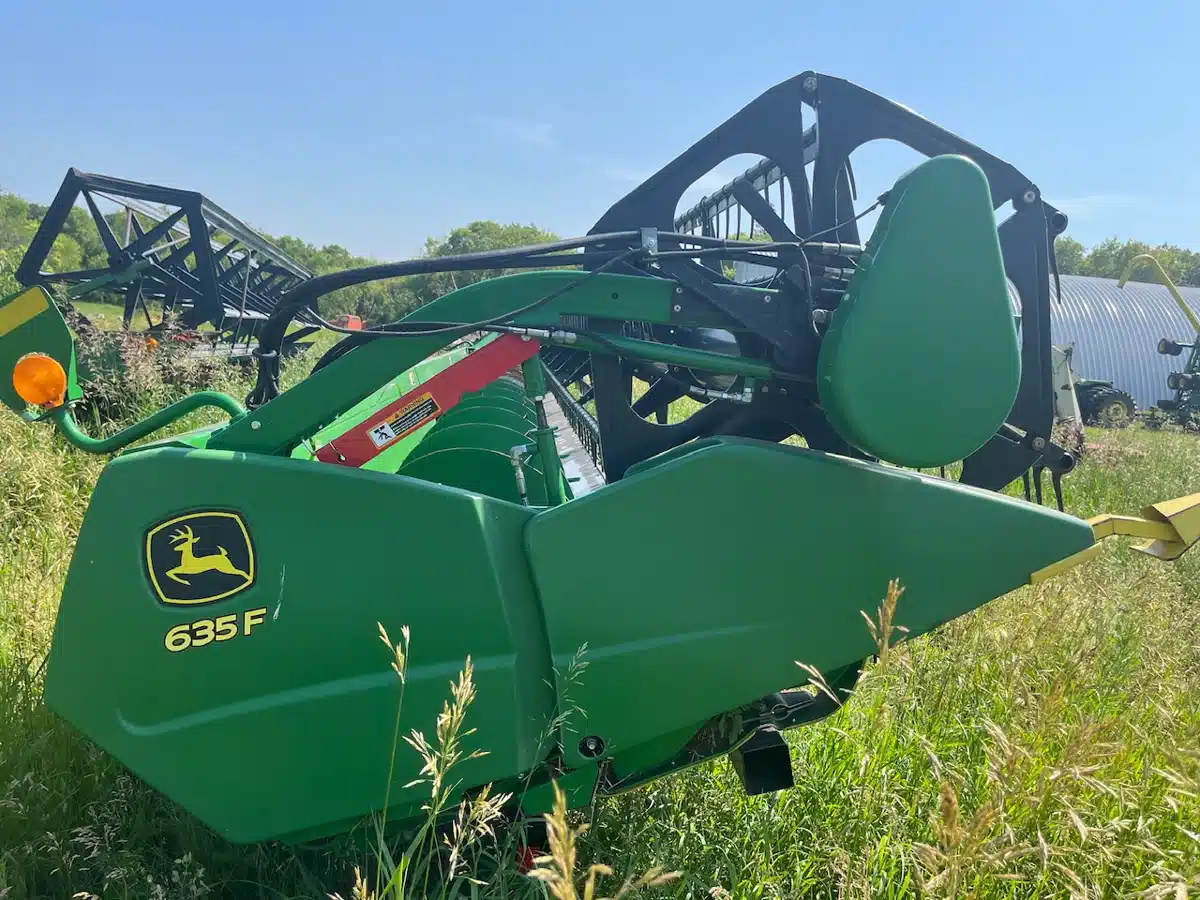 Gallery image 1 for Used 2015 John Deere 635F Header - Flex