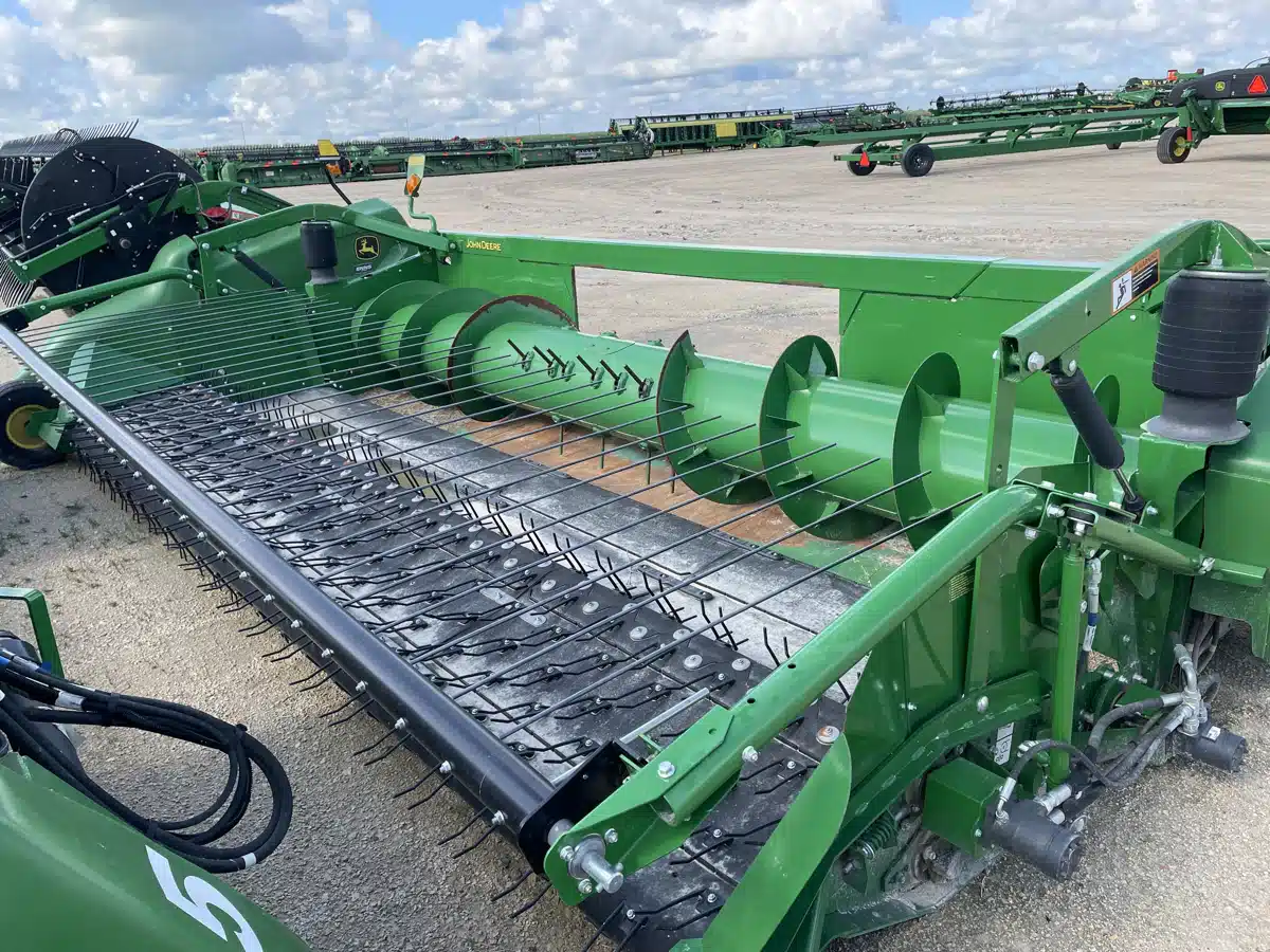 Gallery image 1 for Used 2019 John Deere 615P Header - Pickup