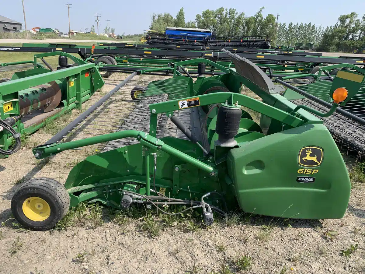Gallery image 2 for Used 2018 John Deere 615P Header - Pickup