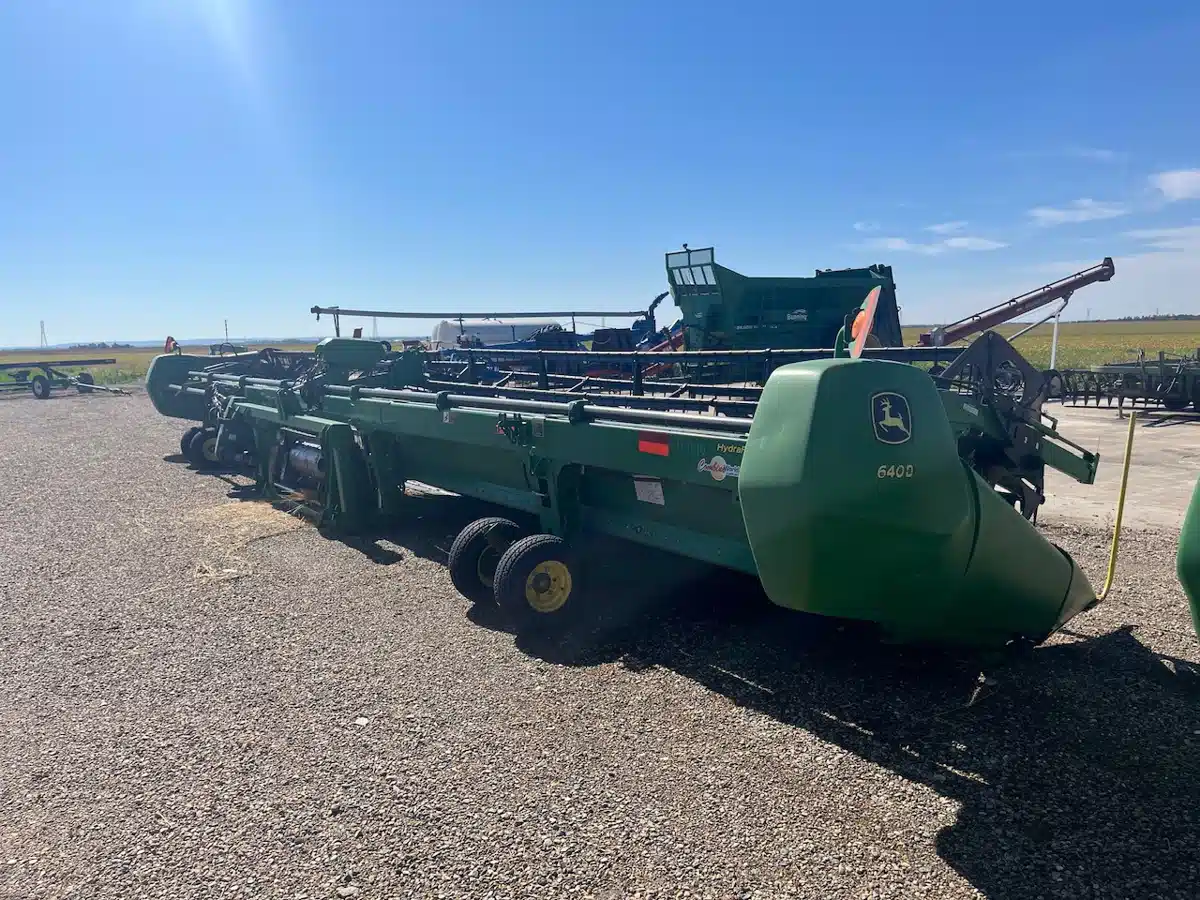 Gallery image 2 for Used 2012 John Deere 640FD Header - Draper
