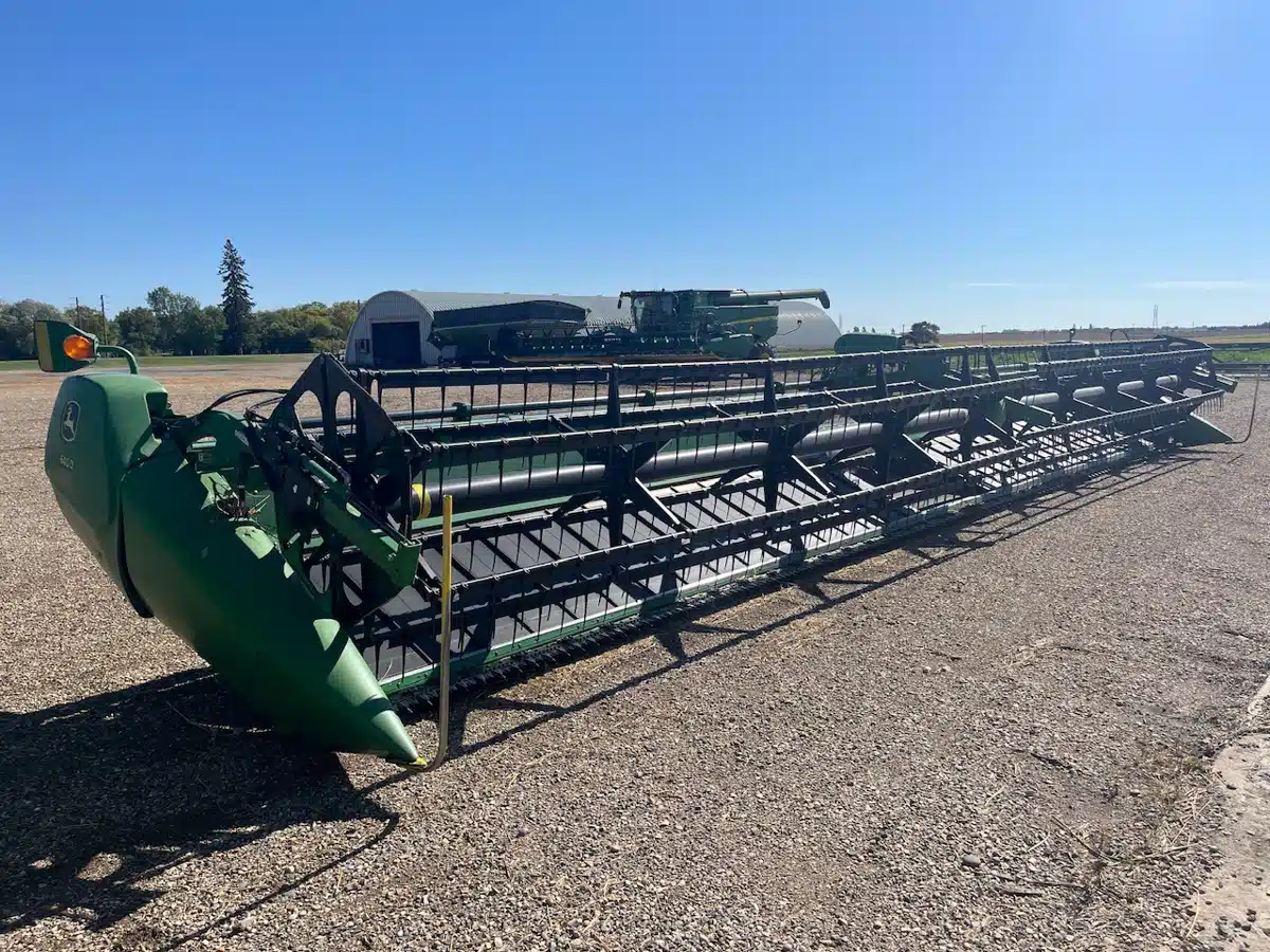 Gallery image 1 for Used 2012 John Deere 640FD Header - Draper