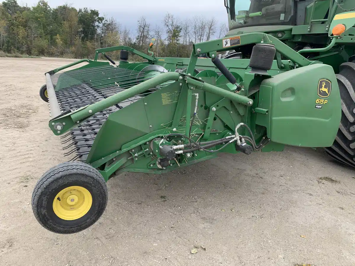 Gallery image 1 for Used 2018 John Deere 615P Header - Pickup