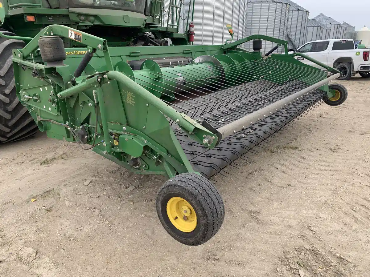 Gallery image 2 for Used 2018 John Deere 615P Header - Pickup