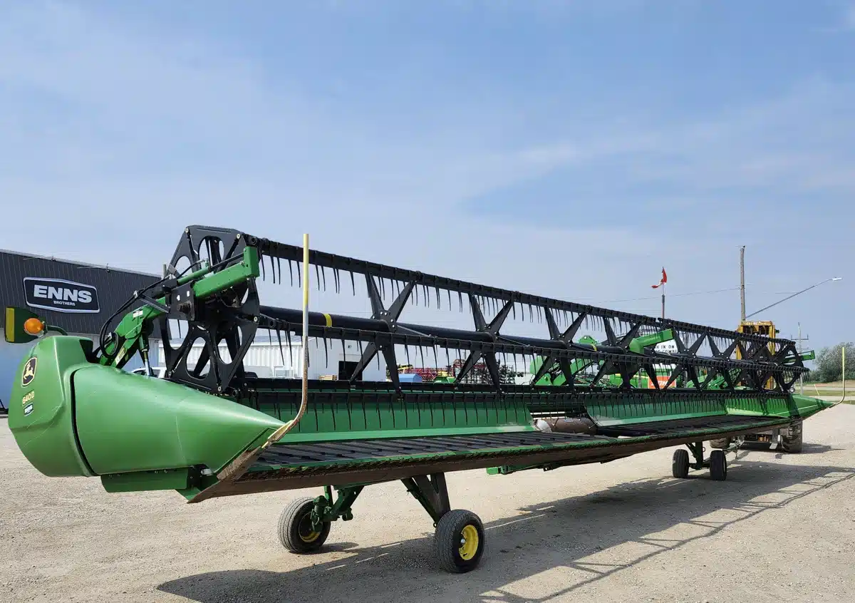 Gallery image 2 for Used 2014 John Deere 640FD Header - Draper