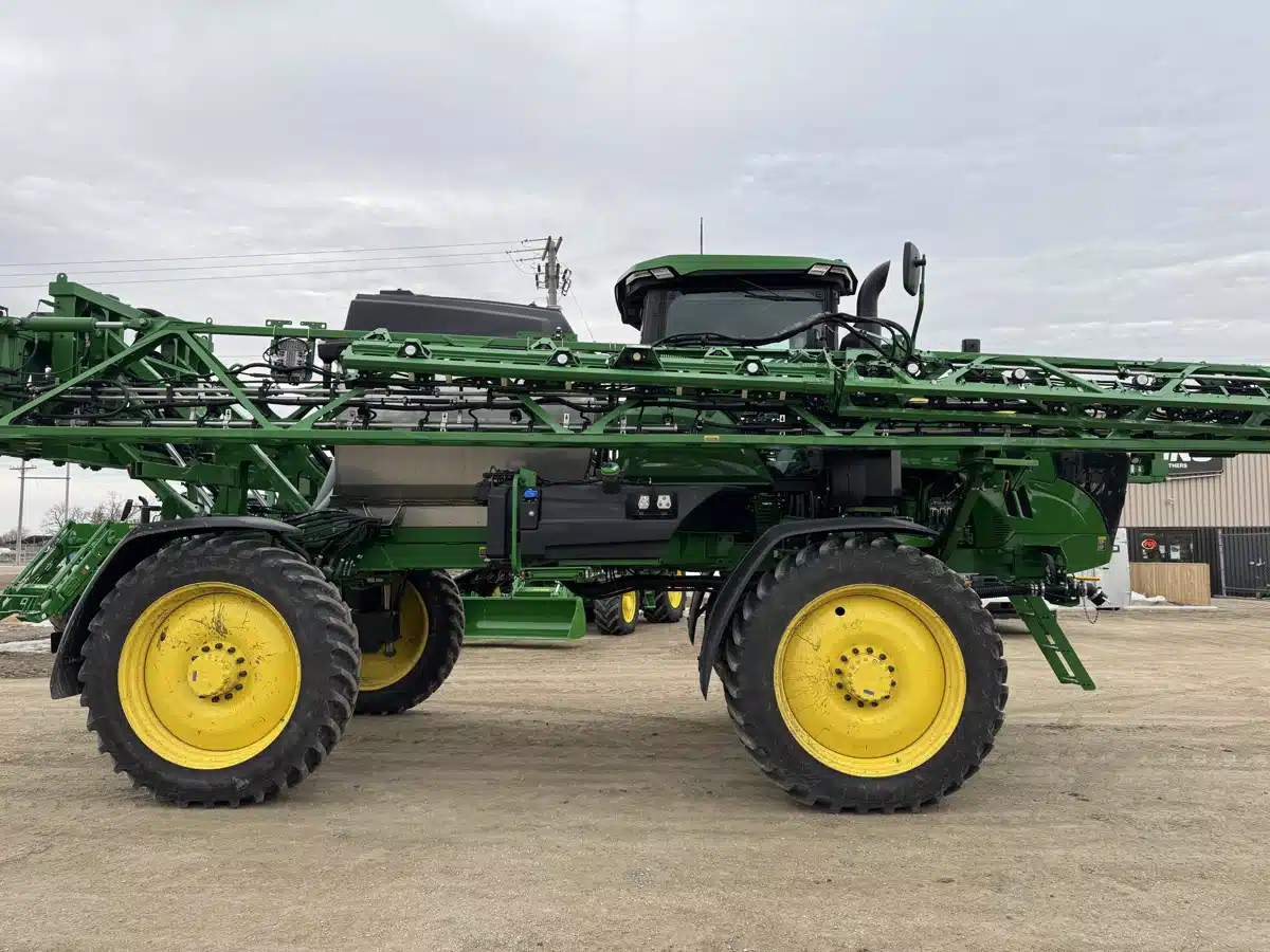 Gallery image 2 for Used 2024 John Deere 412R Sprayer - Self Propelled