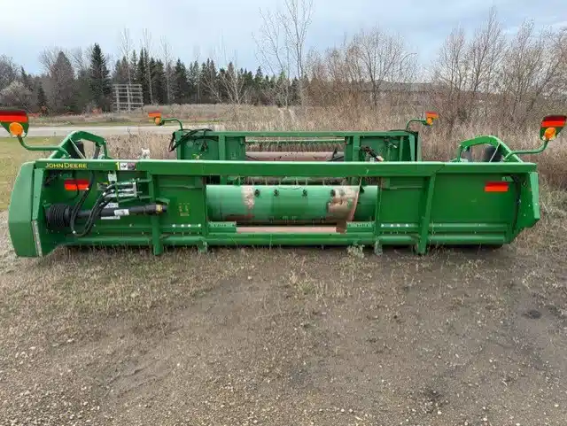 Gallery image 2 for Used 2019 John Deere 615P Header - Draper