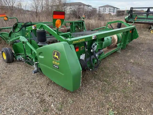 Gallery image 1 for Used 2019 John Deere 615P Header - Draper