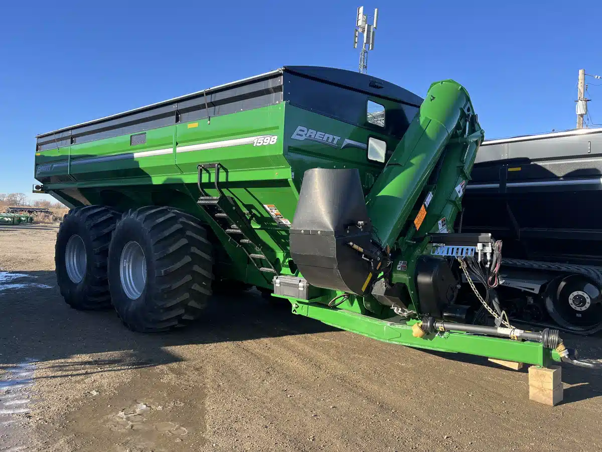 Gallery image 1 for Used 2025 Brent 1598 Grain Cart