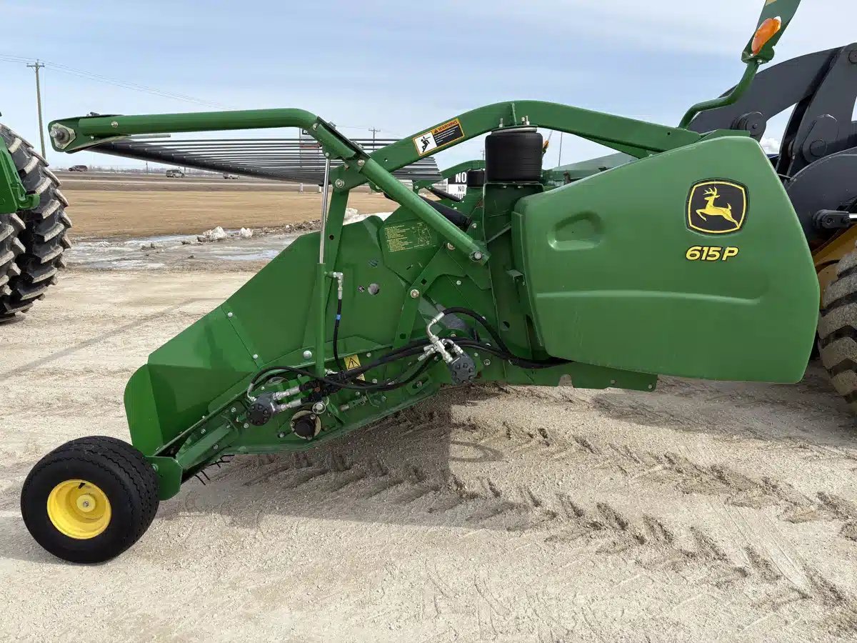 Gallery image 2 for Used 2014 John Deere 615P Header - Pickup