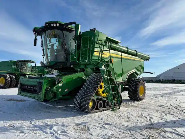 Gallery image 1 for Used 2023 John Deere X9 1000 Combine