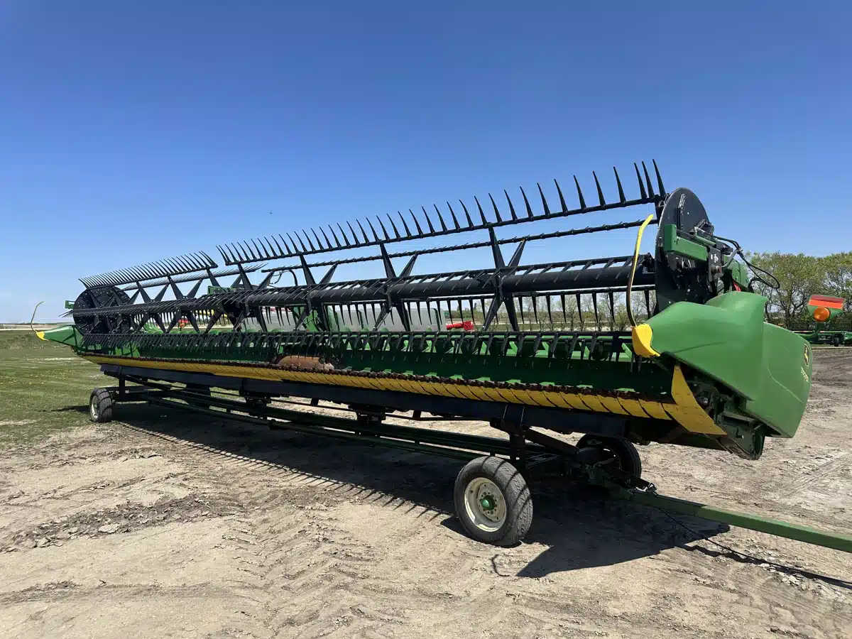 Gallery image 1 for Used 2020 John Deere 740FD Header - Draper