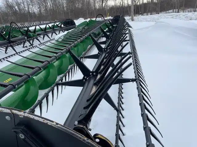Gallery image 2 for Used 2021 John Deere RD45F Header Combine