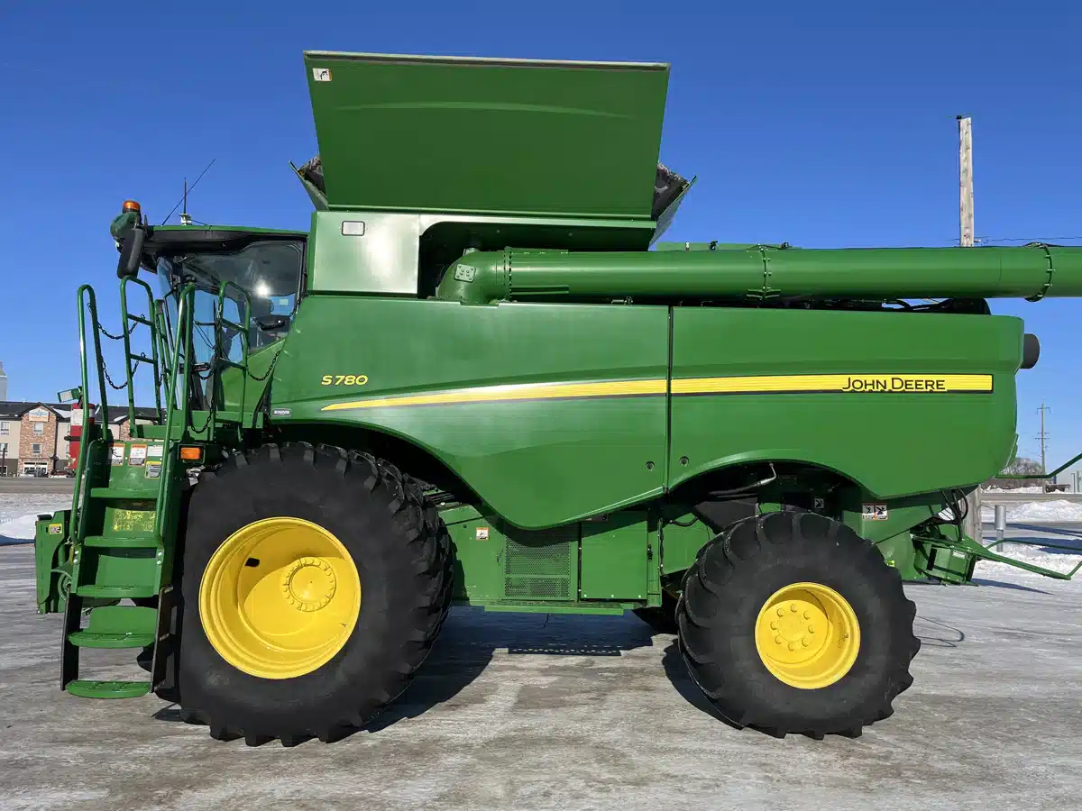 Gallery image 2 for Used 2019 John Deere S780 Combine