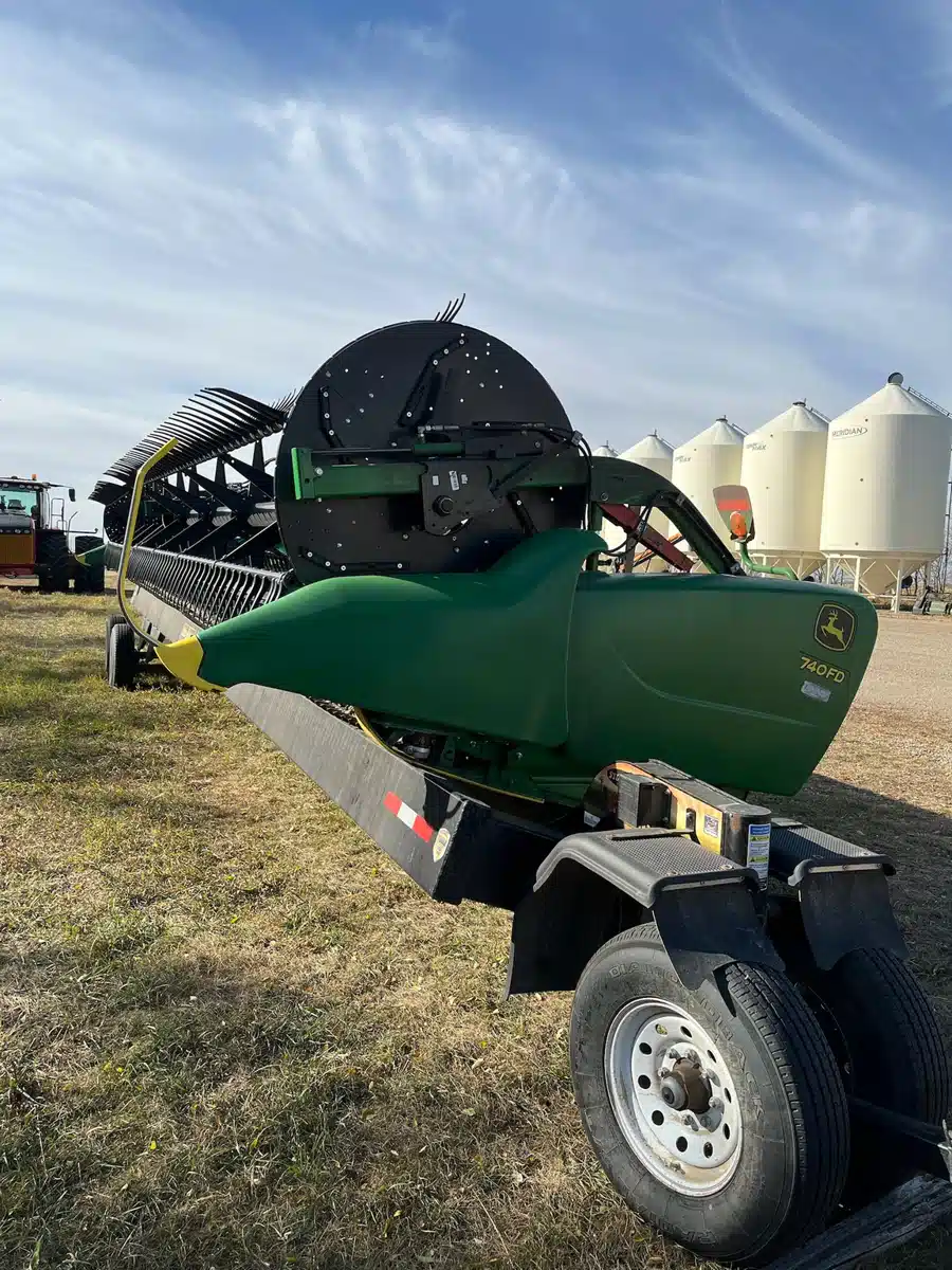 Gallery image 1 for Used 2020 John Deere 740FD Header - Draper