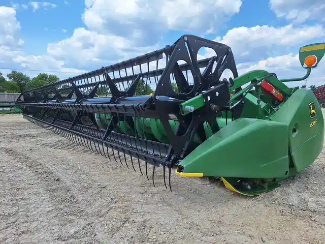 Gallery image 1 for Used 2018 John Deere 635F Header - Flex