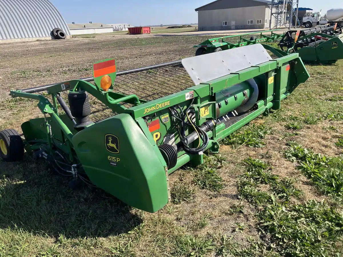 Gallery image 2 for Used 2015 John Deere 615P Header - Pickup