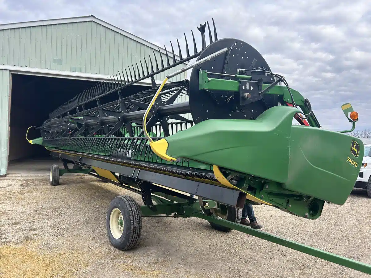 Gallery image 1 for Used 2020 John Deere 740FD Header - Draper