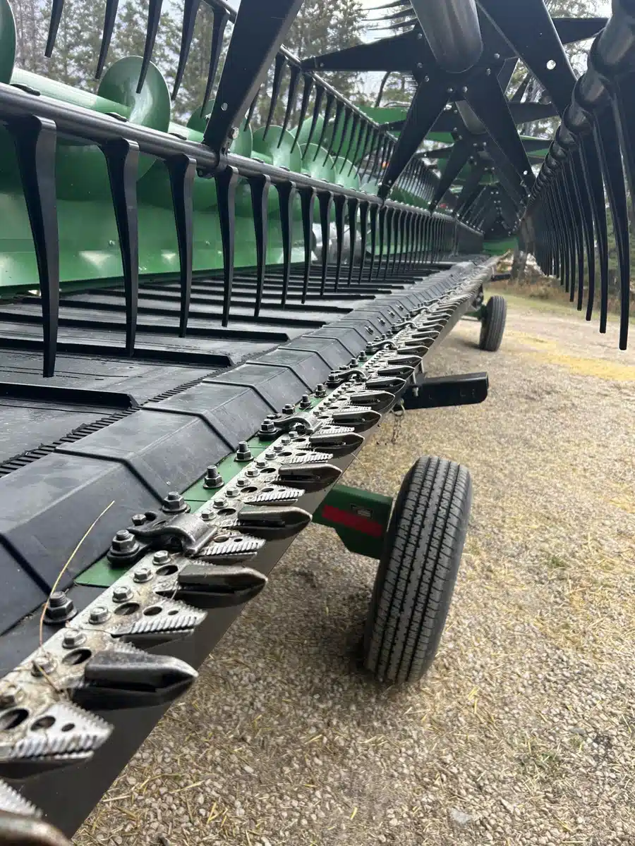 Gallery image 2 for Used 2020 John Deere 740FD Header - Draper