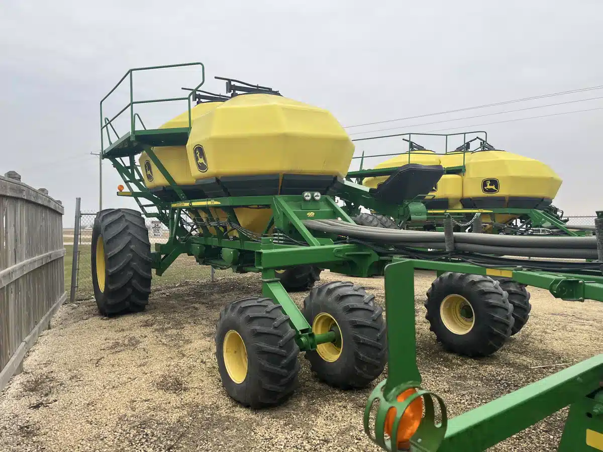 Gallery image 2 for Used 2014 John Deere 1890 Air Drill