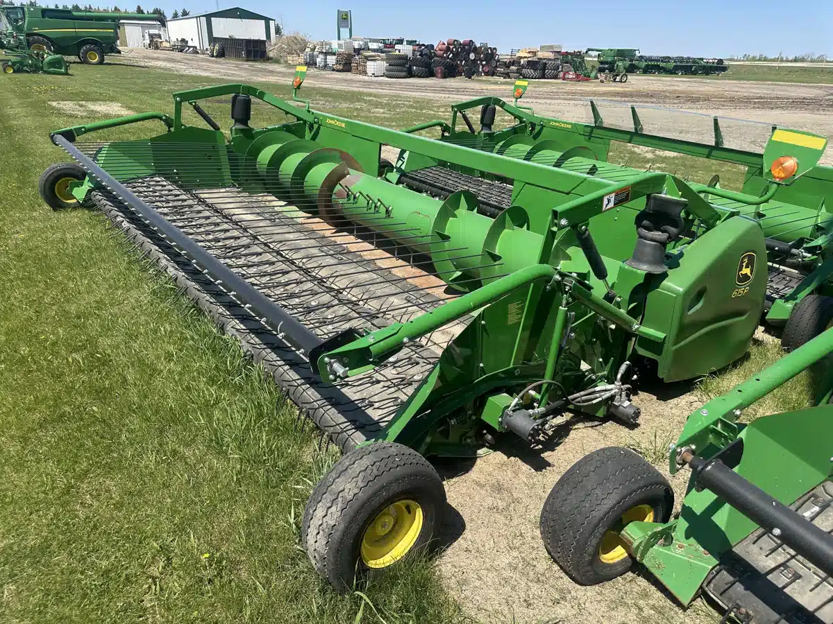 Gallery image 2 for Used 2017 John Deere 615P Header - Pickup