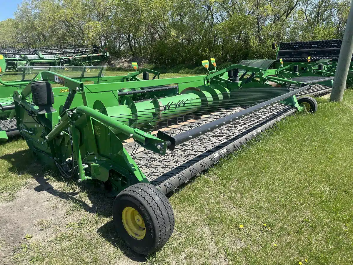 Gallery image 1 for Used 2017 John Deere 615P Header - Pickup