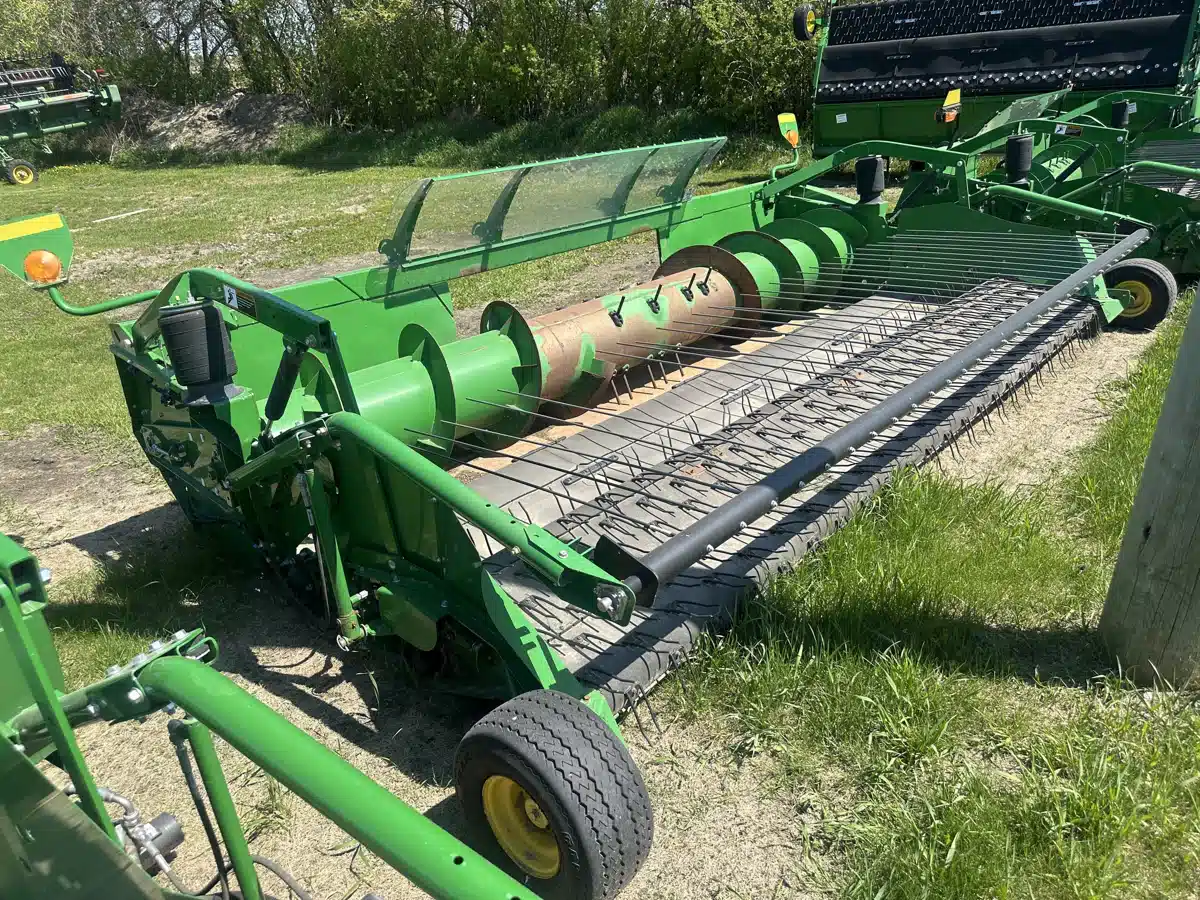 Gallery image 1 for Used 2014 John Deere 615P Header - Pickup
