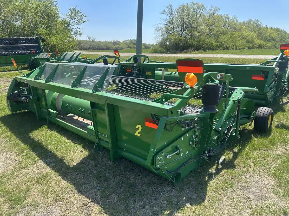 Gallery image 2 for Used 2019 John Deere 615P Header - Pickup