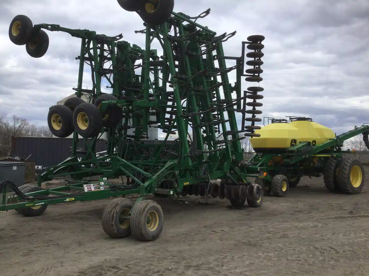Gallery image 1 for Used 2007 John Deere 1830 Air Drill